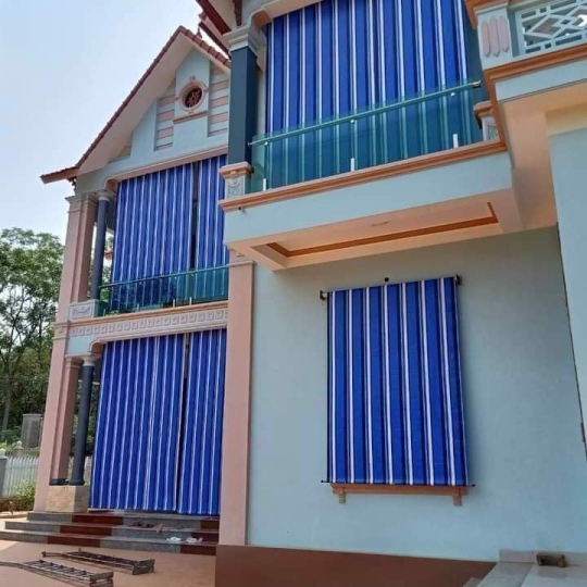 BẠT CHE NẮNG MƯA TỰ CUỐN NGOÀI TRỜI