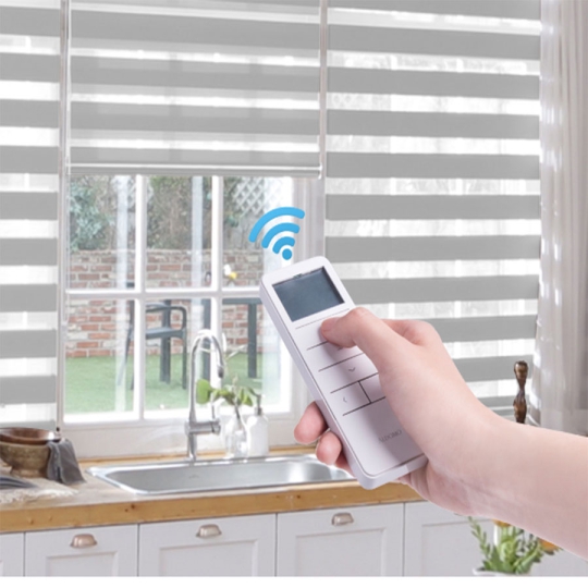 RÈM CẦU VỒNG ĐIỀU KHIỂN TỰ ĐỘNG TỪ XA