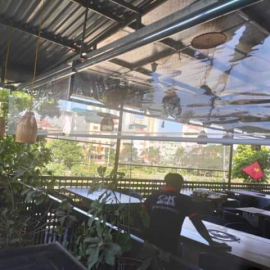 RÈM TRONG SUỐT CHE MƯA CHO QUÁN ĂN